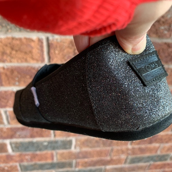 TOMS Youth Slip on Alpargata Black Glitter Shoes - Picture 10 of 11